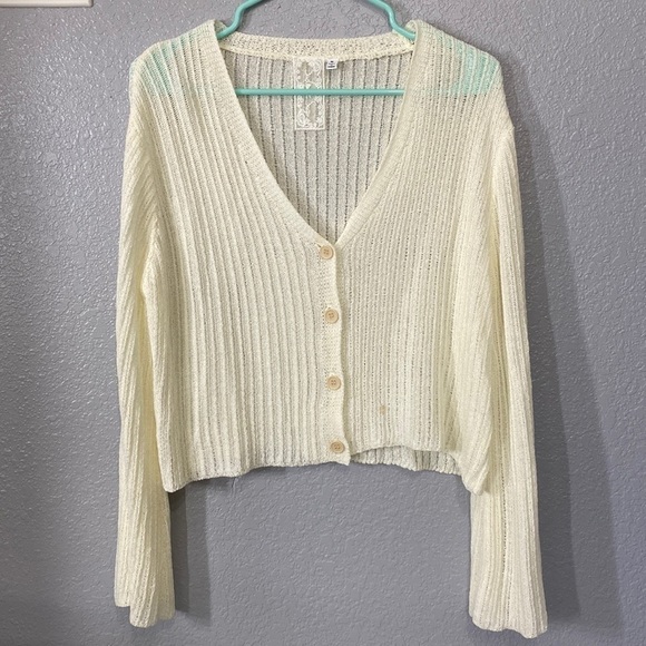 Sadie & Sage Tops - Sadie & Sage Cream V Neck Button Long Sleeve Top